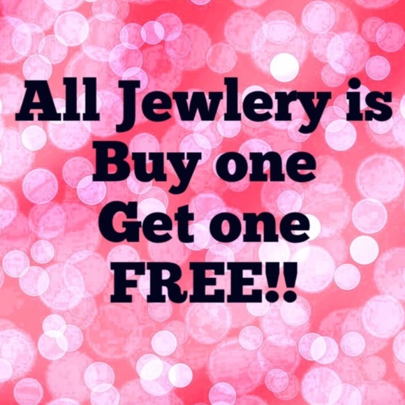 2 pairs of heart earrings silver and gold colored - Picture 5 of 5